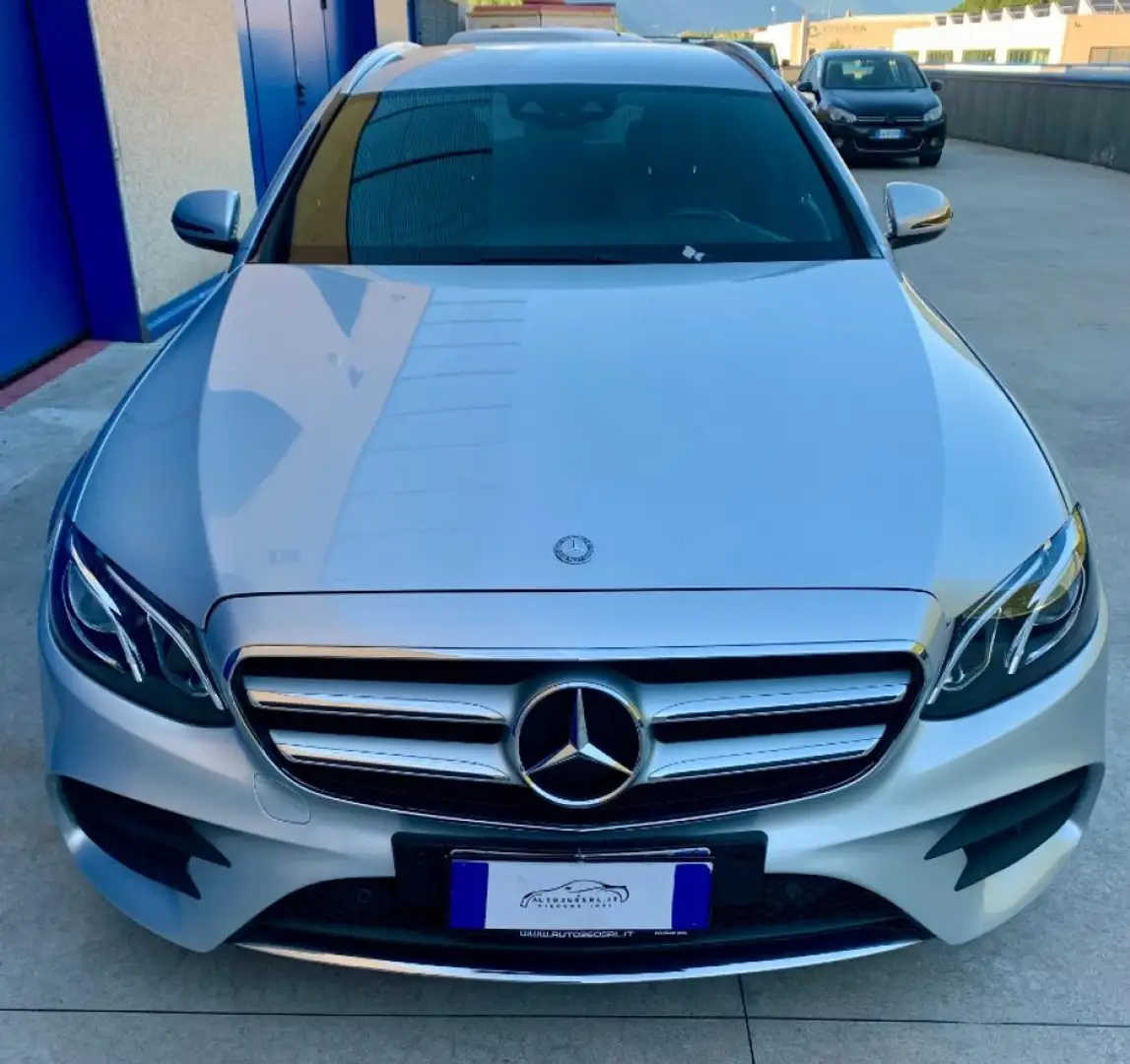 Mercedes-Benz E 220 d S.W. Auto Premium Plus AMG iva esposta Argent - 2