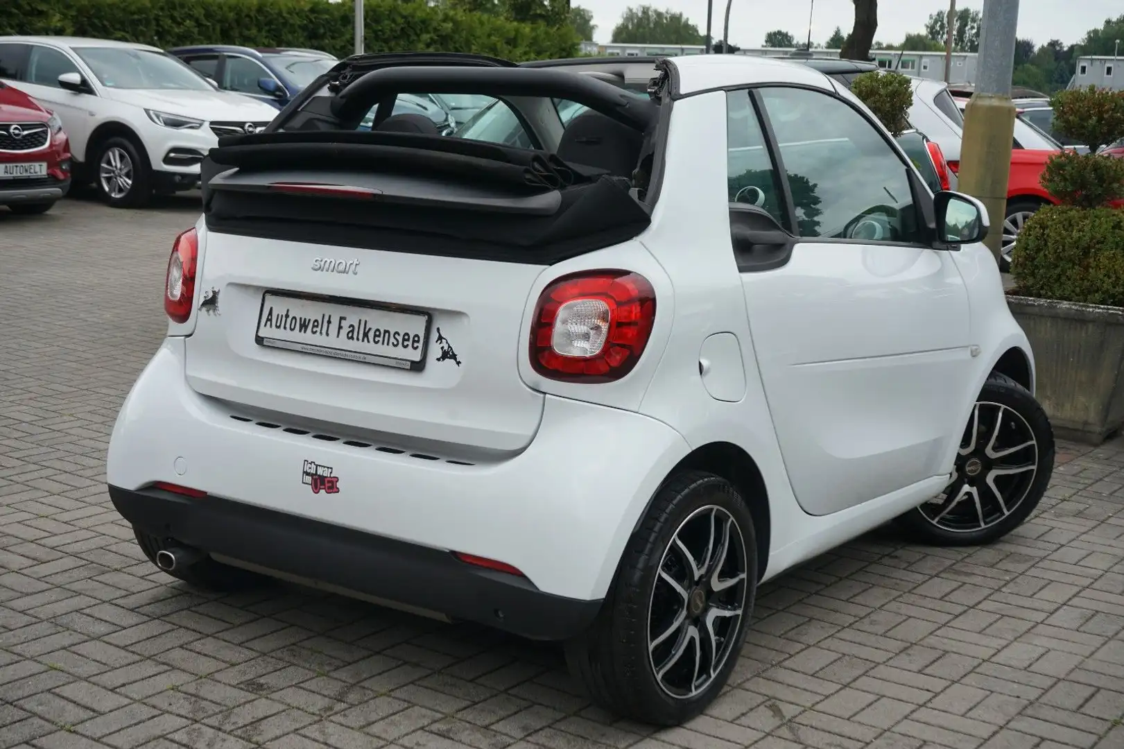 smart forTwo cabrio 0.9 66kW Automatik Weiß - 1