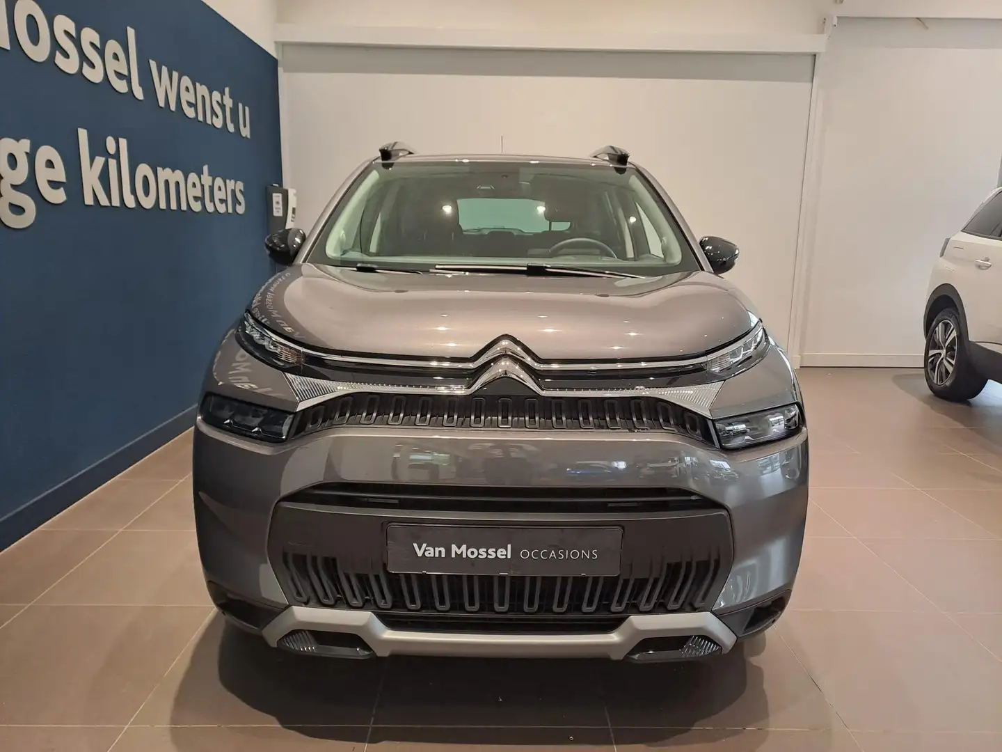 Citroen C3 Aircross 1.2 PureTech Shine | Navigatie | Climate control | Grijs - 2