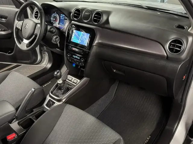 Suzuki Vitara view 13