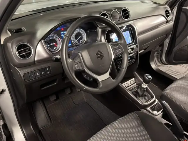 Suzuki Vitara view 10