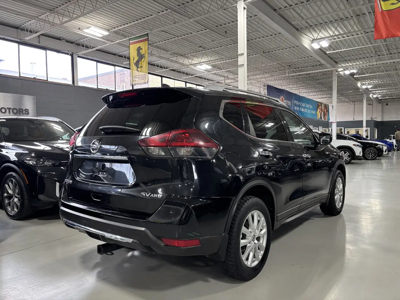 Nissan Rogue снимка Nissan Rogue