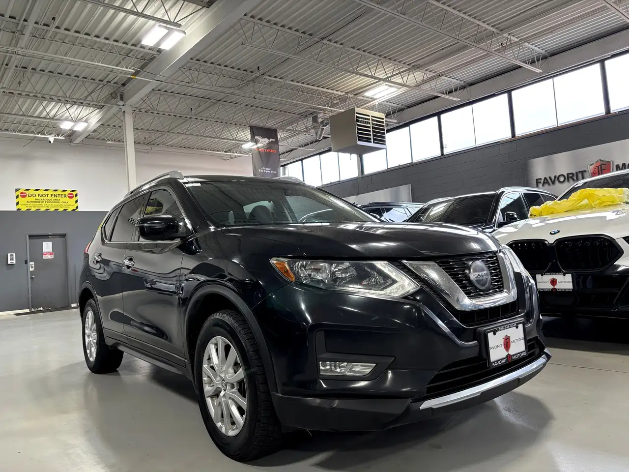 Nissan Rogue снимка Nissan Rogue