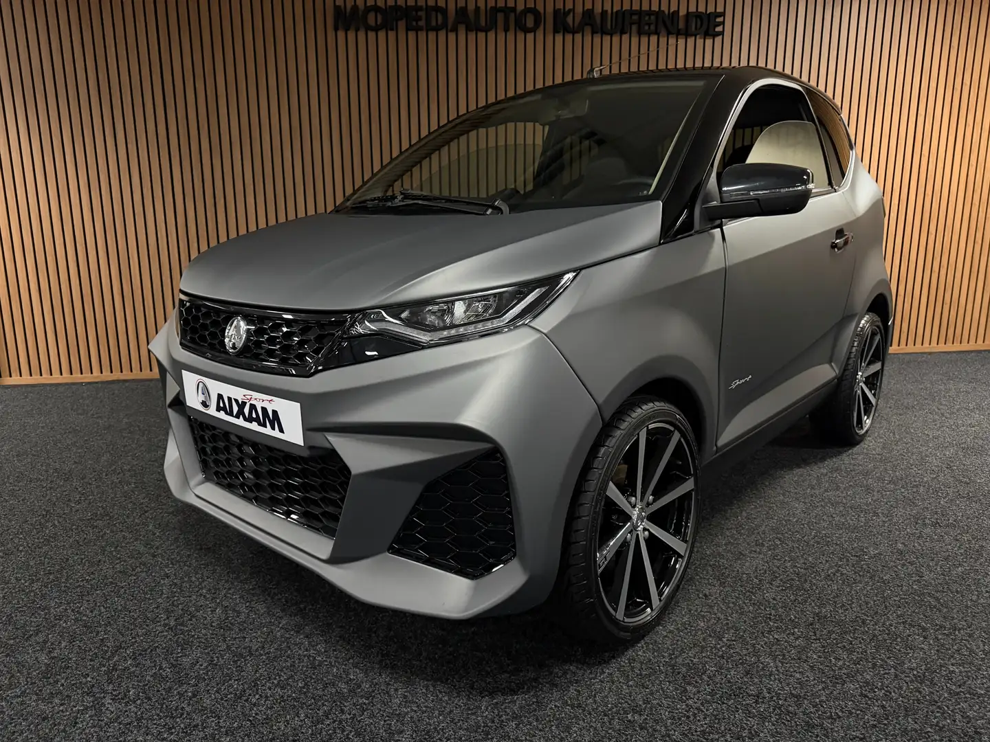 Aixam GTO Matt Grau | 8 PS Kubota Motor | Rückfahrkamera - 2