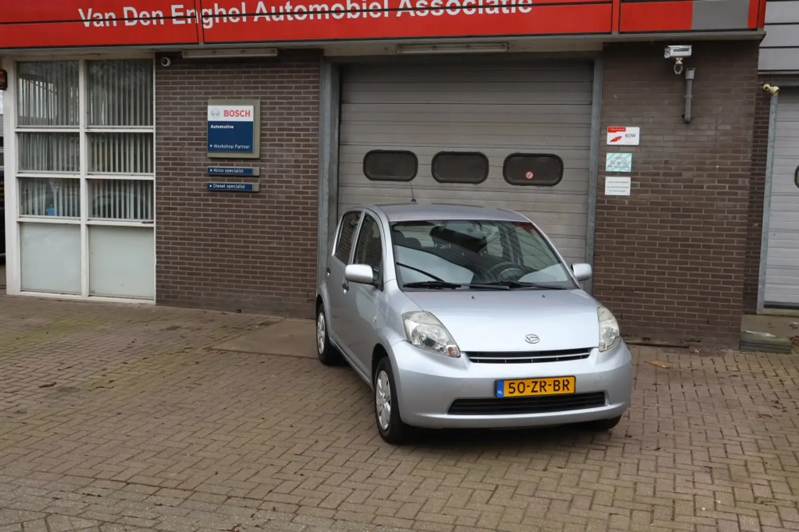 Daihatsu Sirion 2 1.3-16V Comfort Grau - 2