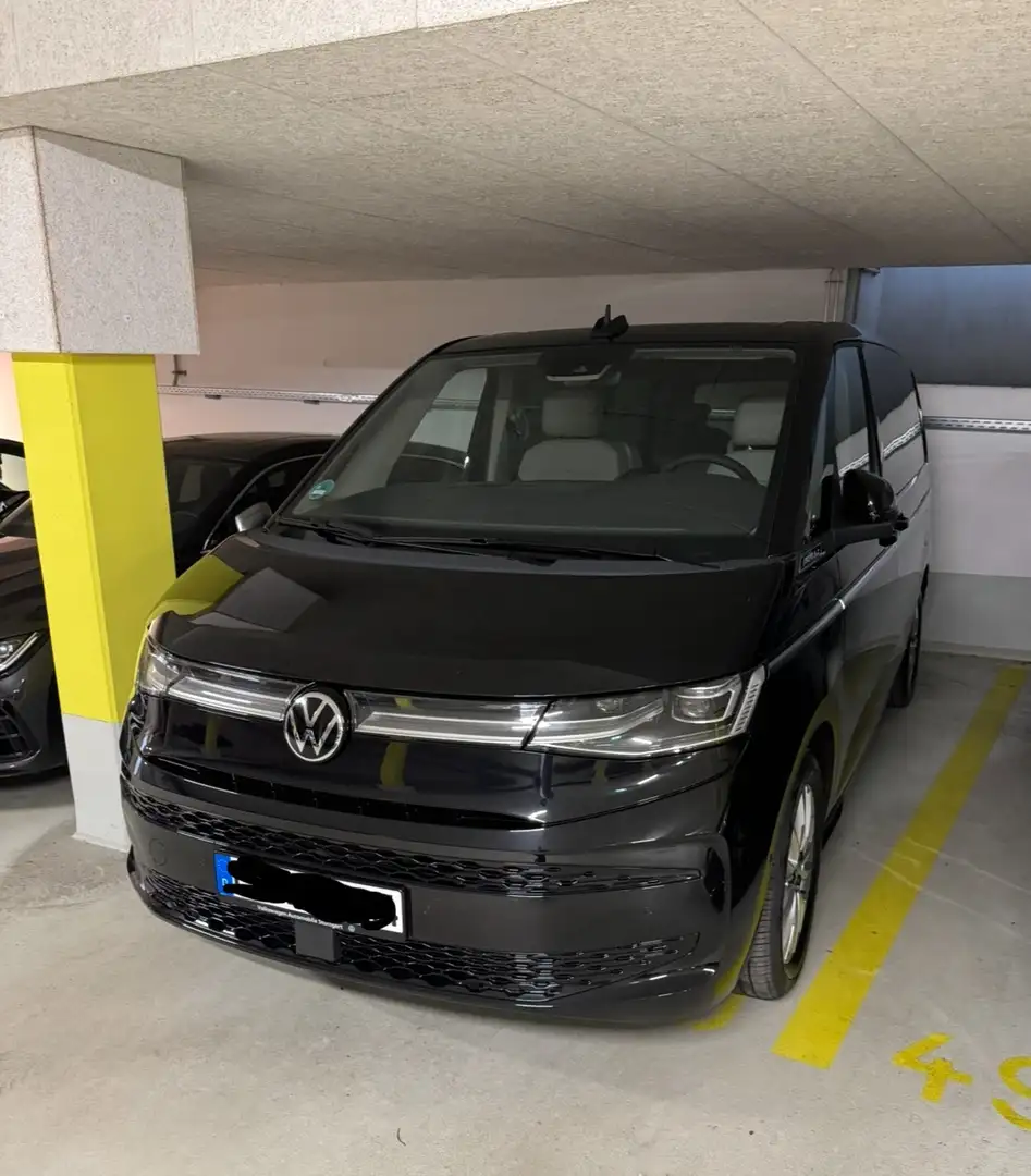 Volkswagen T7 Multivan Style lang Schwarz - 1