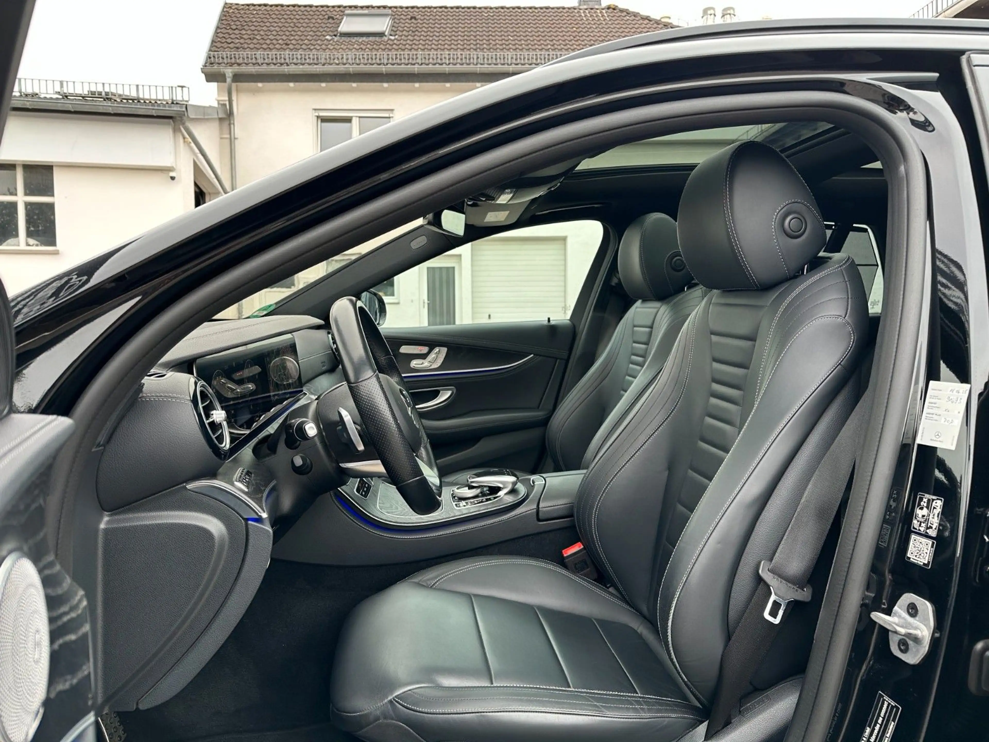 Mercedes-Benz E 450 4M 3x AMG PANO*DISTR*Standh*Airmatic*SoftC — photo 7