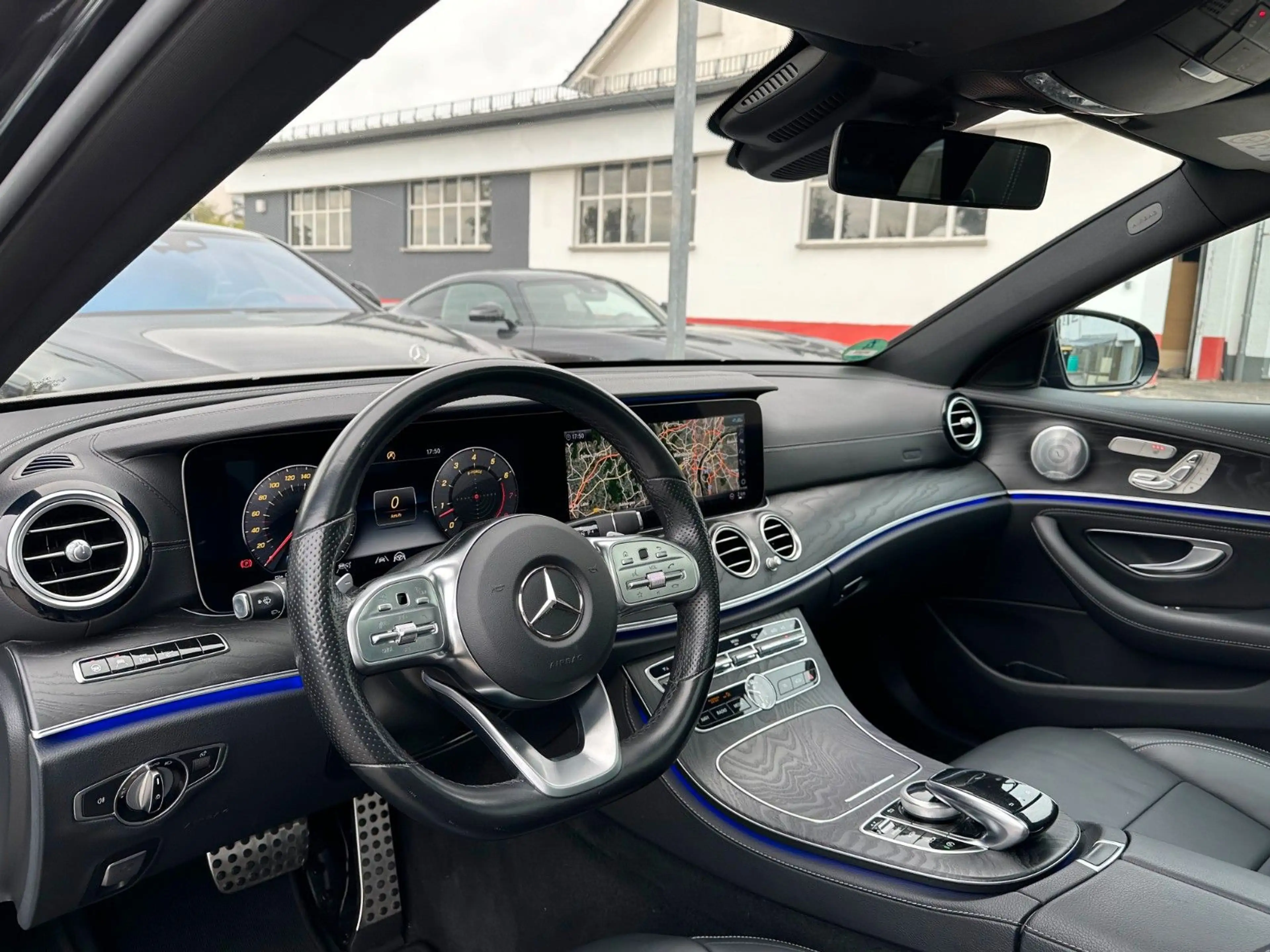 Mercedes-Benz E 450 4M 3x AMG PANO*DISTR*Standh*Airmatic*SoftC — photo 2