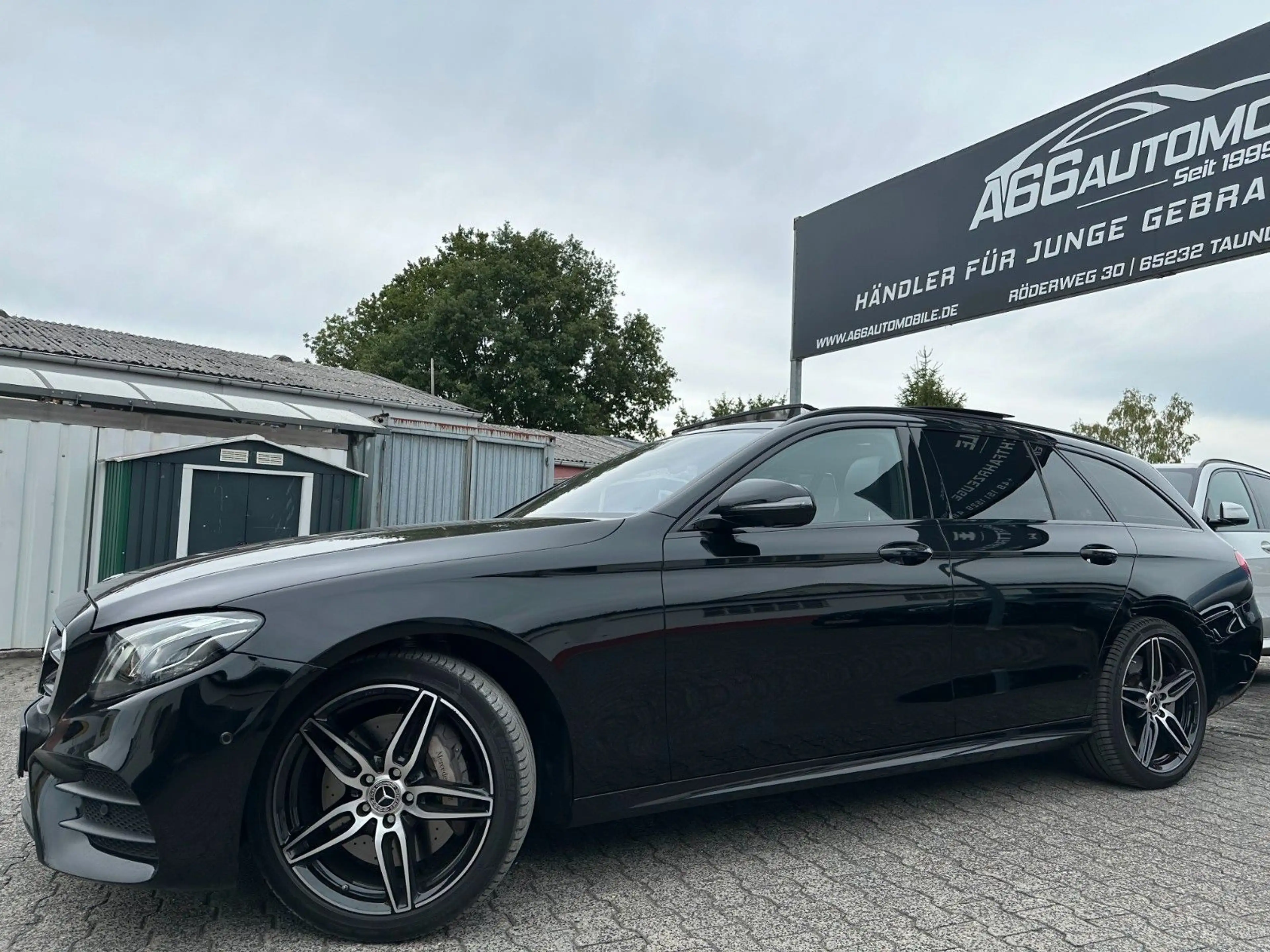Mercedes-Benz E 450 4M 3x AMG PANO*DISTR*Standh*Airmatic*SoftC — photo 11
