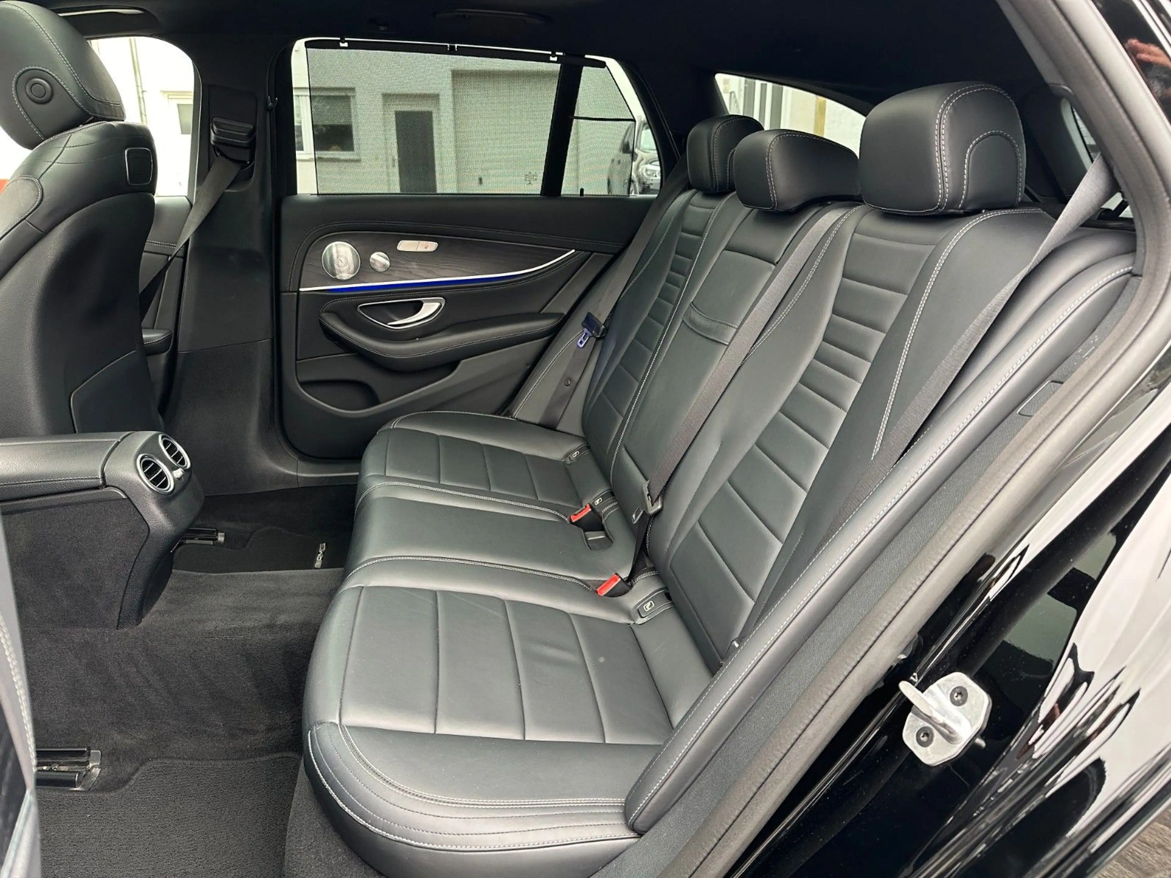 Mercedes-Benz E 450 4M 3x AMG PANO*DISTR*Standh*Airmatic*SoftC — photo 14