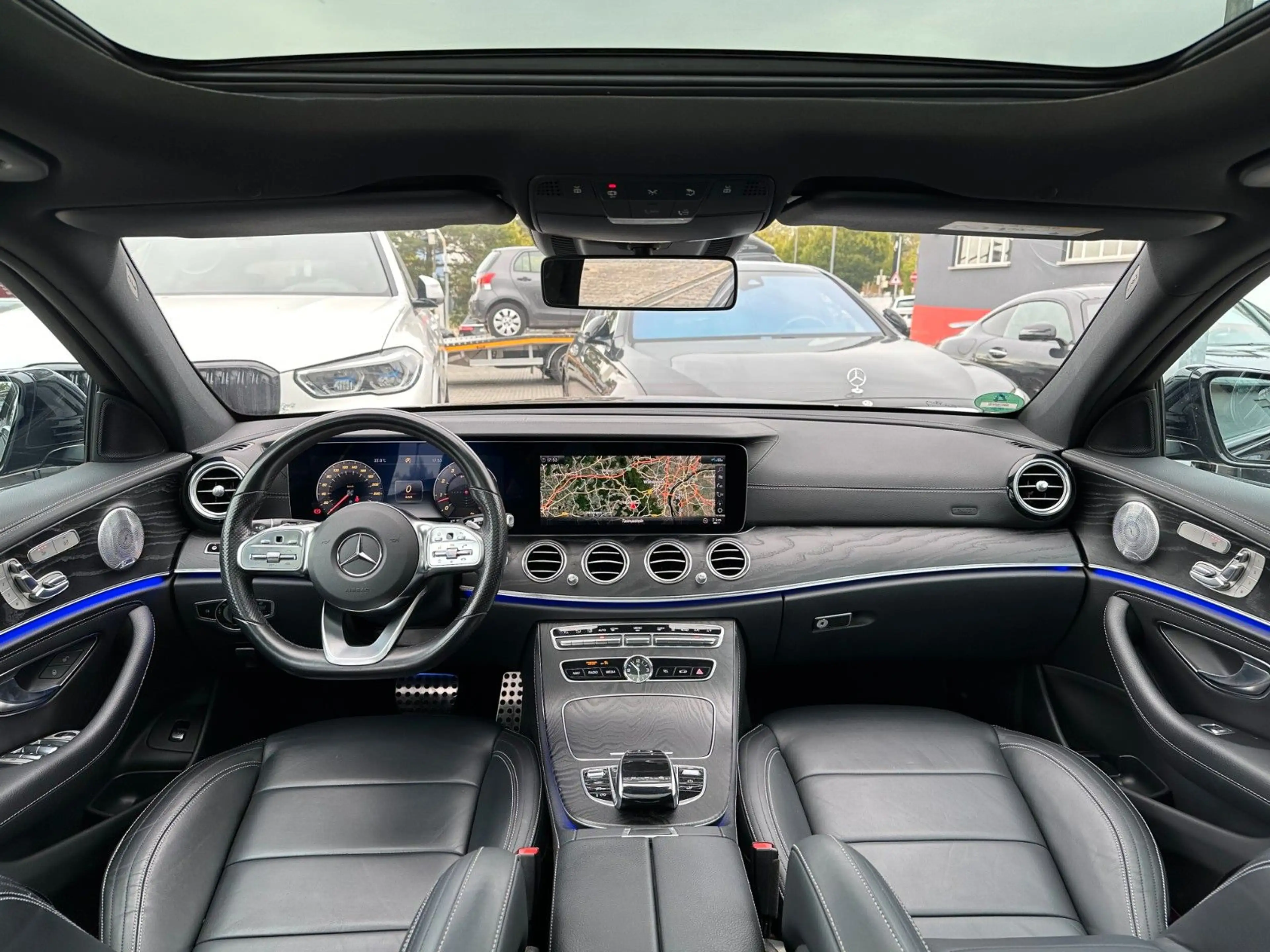 Mercedes-Benz E 450 4M 3x AMG PANO*DISTR*Standh*Airmatic*SoftC — photo 9