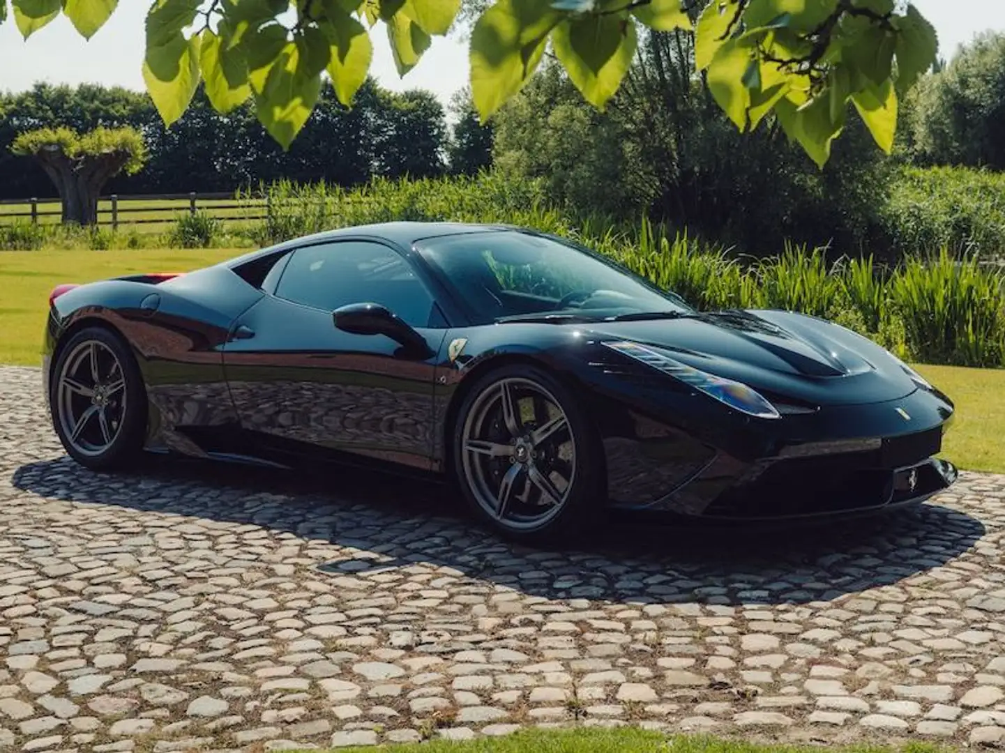 Ferrari 458 Speciale Černá - 1