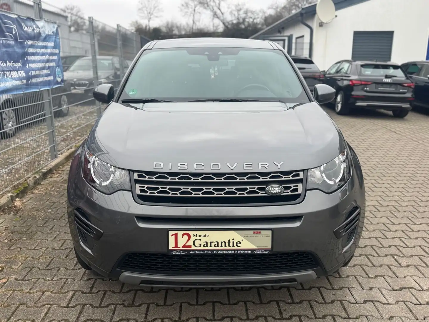 Land Rover Discovery Sport SE AWD 2.0TD4 |LEDER|PANO|AHK| Grau - 2