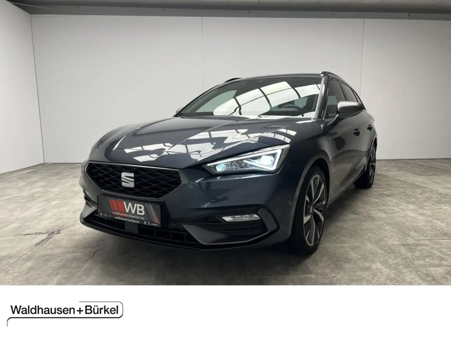 SEAT Leon Sportstourer 1.5 eTSI DSG FR Panorama Klima Navi - 1
