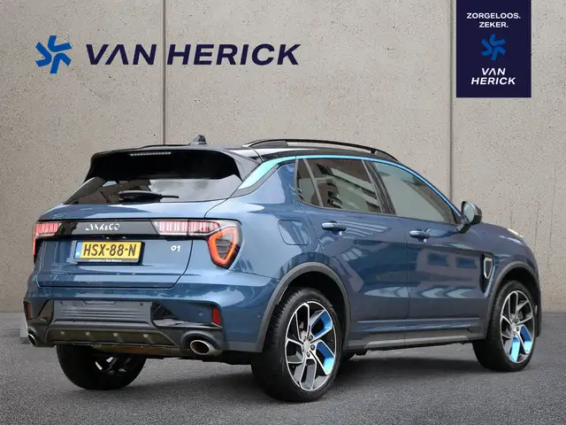 Lynk & Co 01 view 4