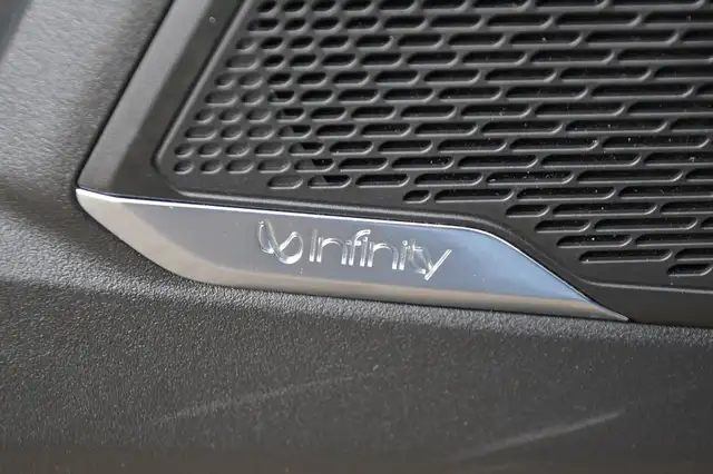 Lynk & Co 01 view 23