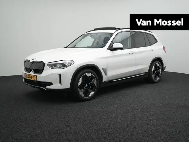 BMW iX3 Executive 80 kWh AUTOMAAT | PANORAMADAK | SPORTSTO