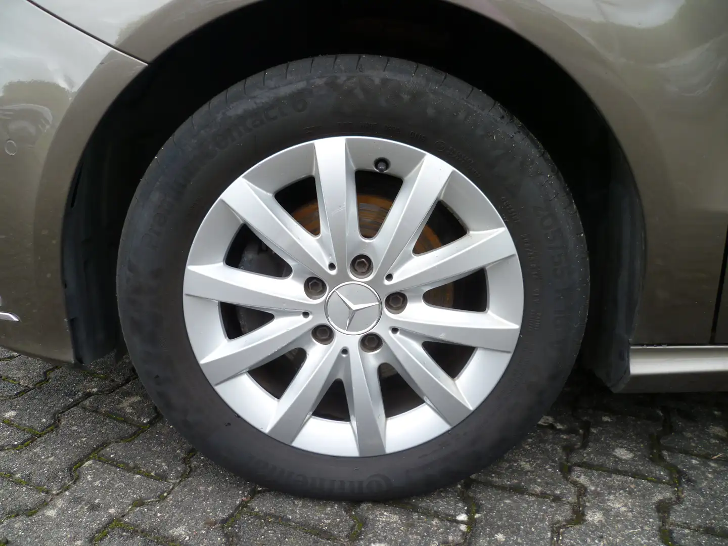 Mercedes-Benz B 180 B 180 Edition 8 Fach bereift AHK original Grau - 2