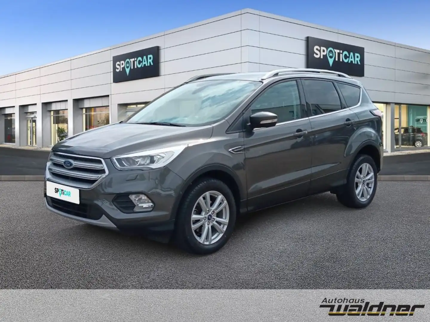 Ford Kuga 1.5 EcoBoost 2x4 Cool & Connect Grey - 1