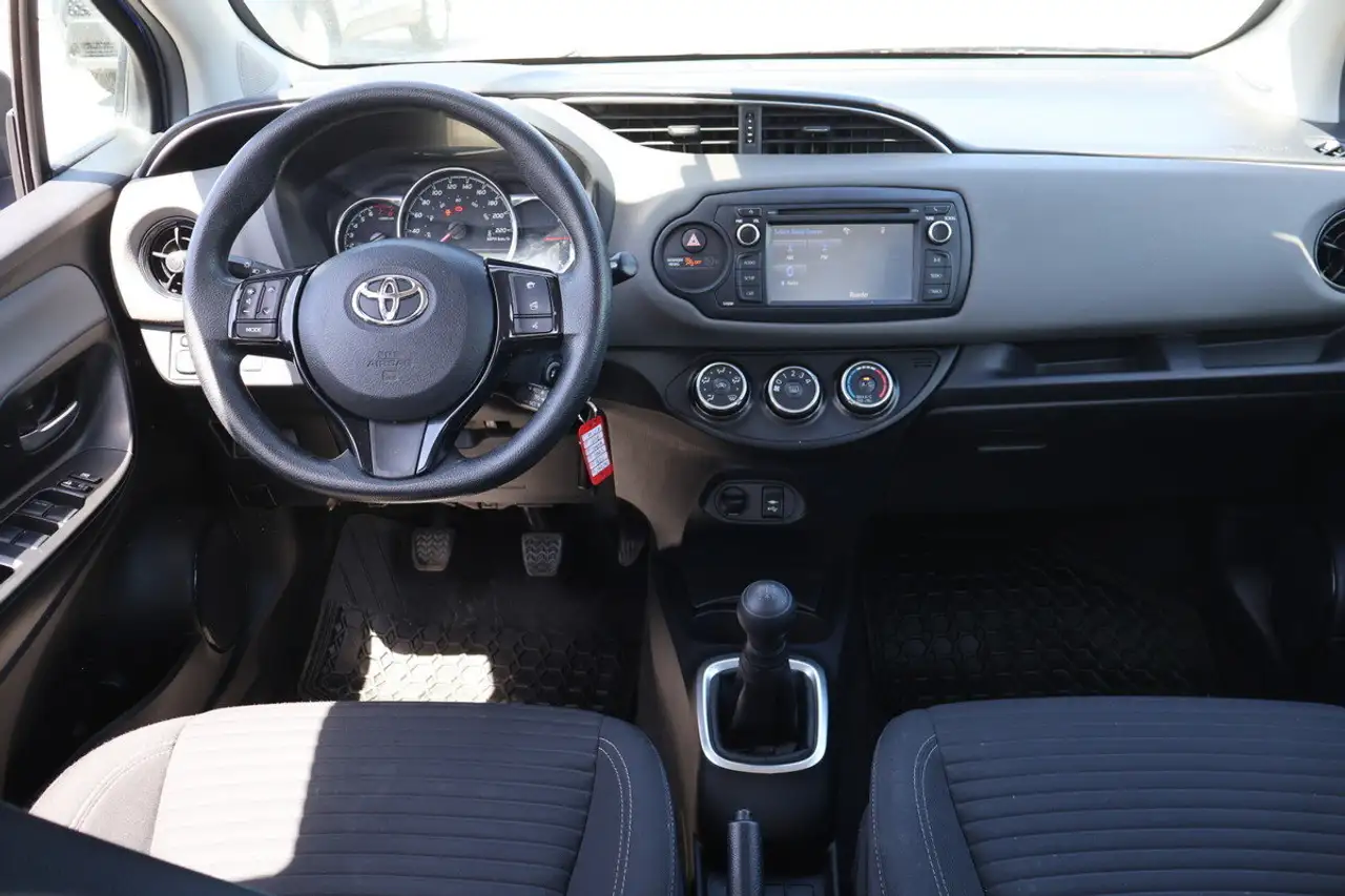 Toyota Yaris снимка Toyota Yaris