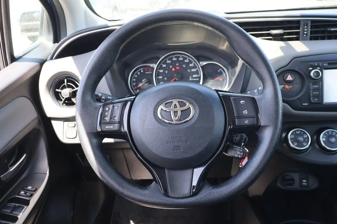 Toyota Yaris снимка Toyota Yaris
