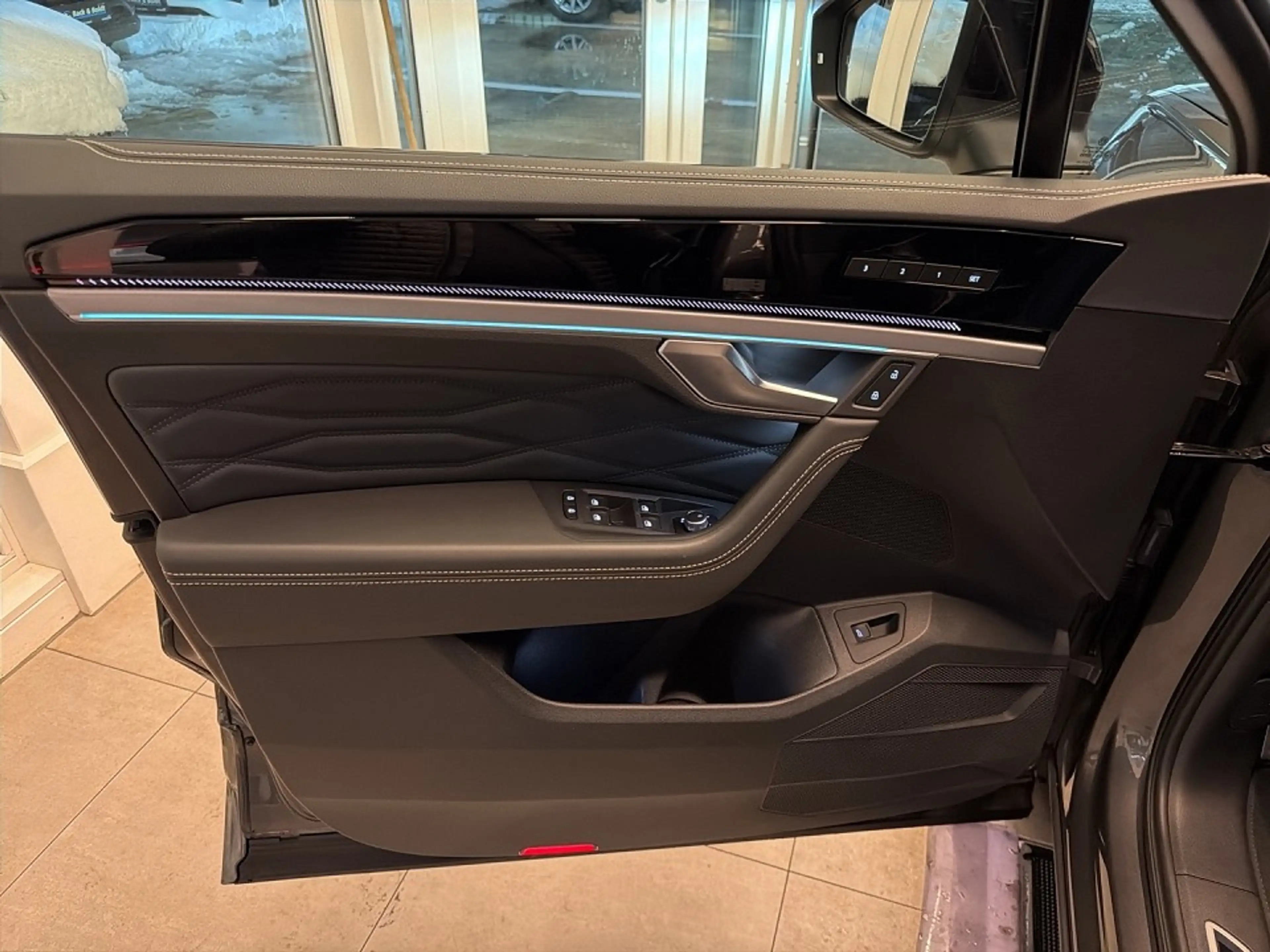 Volkswagen Touareg R-Line 3.0TDI DYNAUDIO+PANO+AHK+LUFT+HA-LENK — photo 9