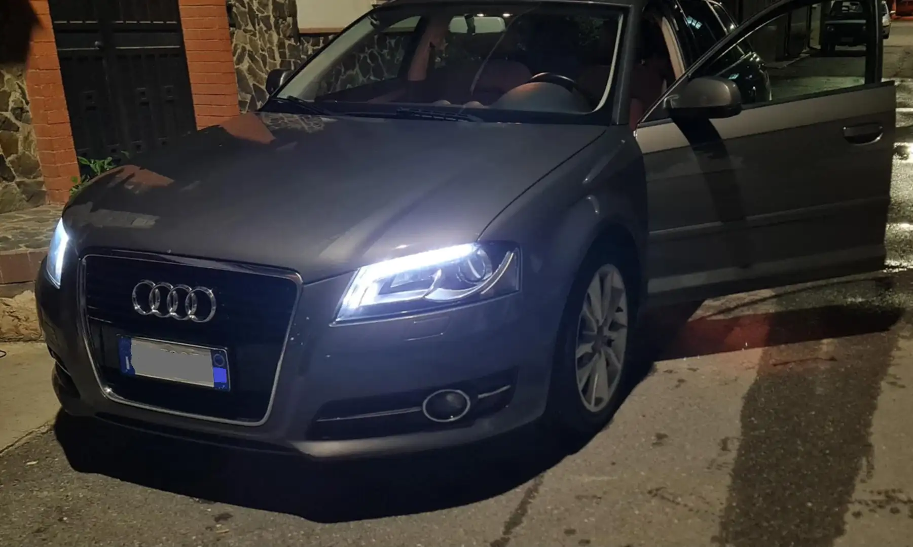 Audi A3 A3 II 2008 Sportback Sportback 2.0 tdi Ambiente Bronce - 2