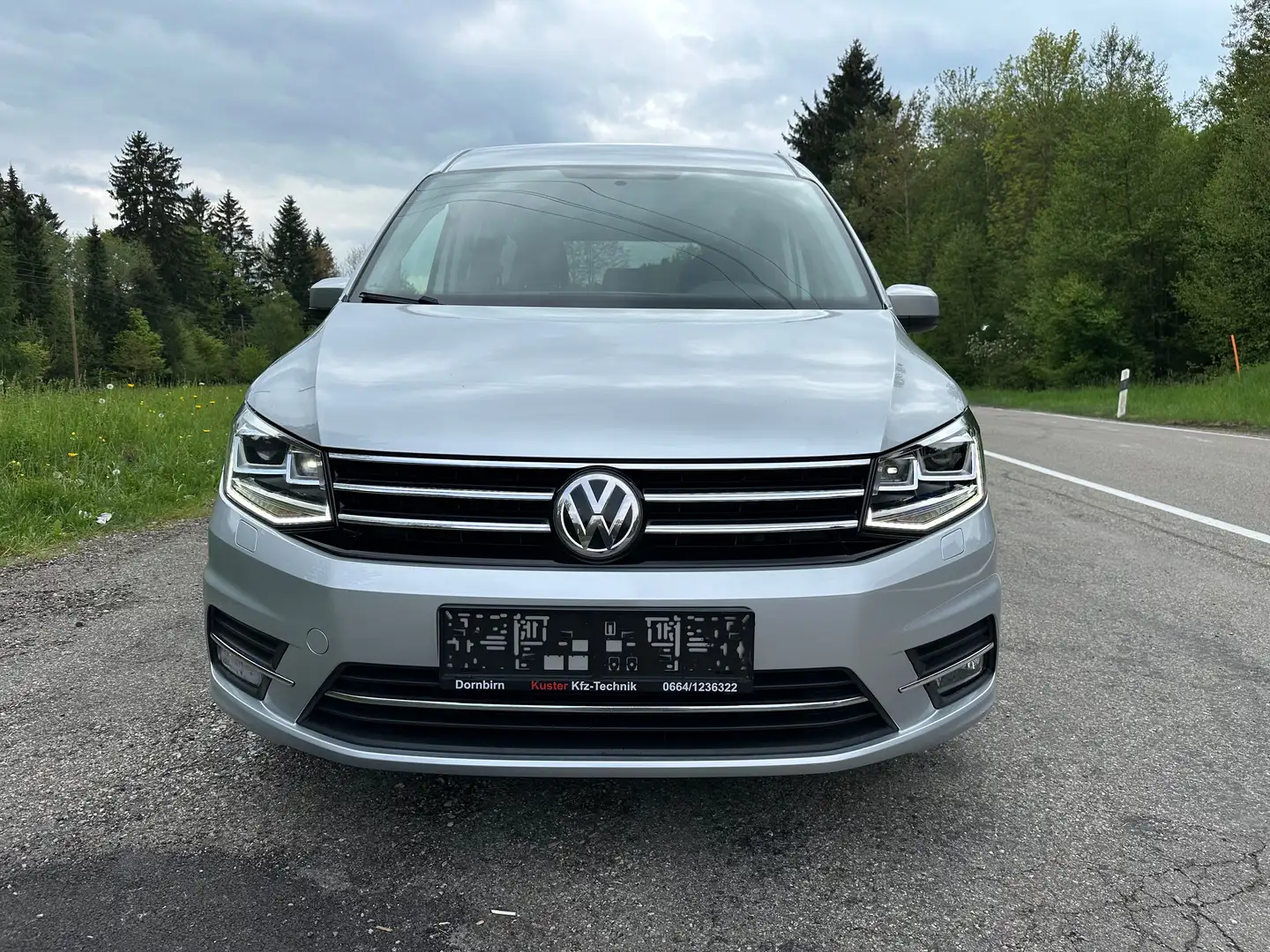 Volkswagen Caddy 2.0 TDI  DSG 4MOTION Generation Four Zilver - 1