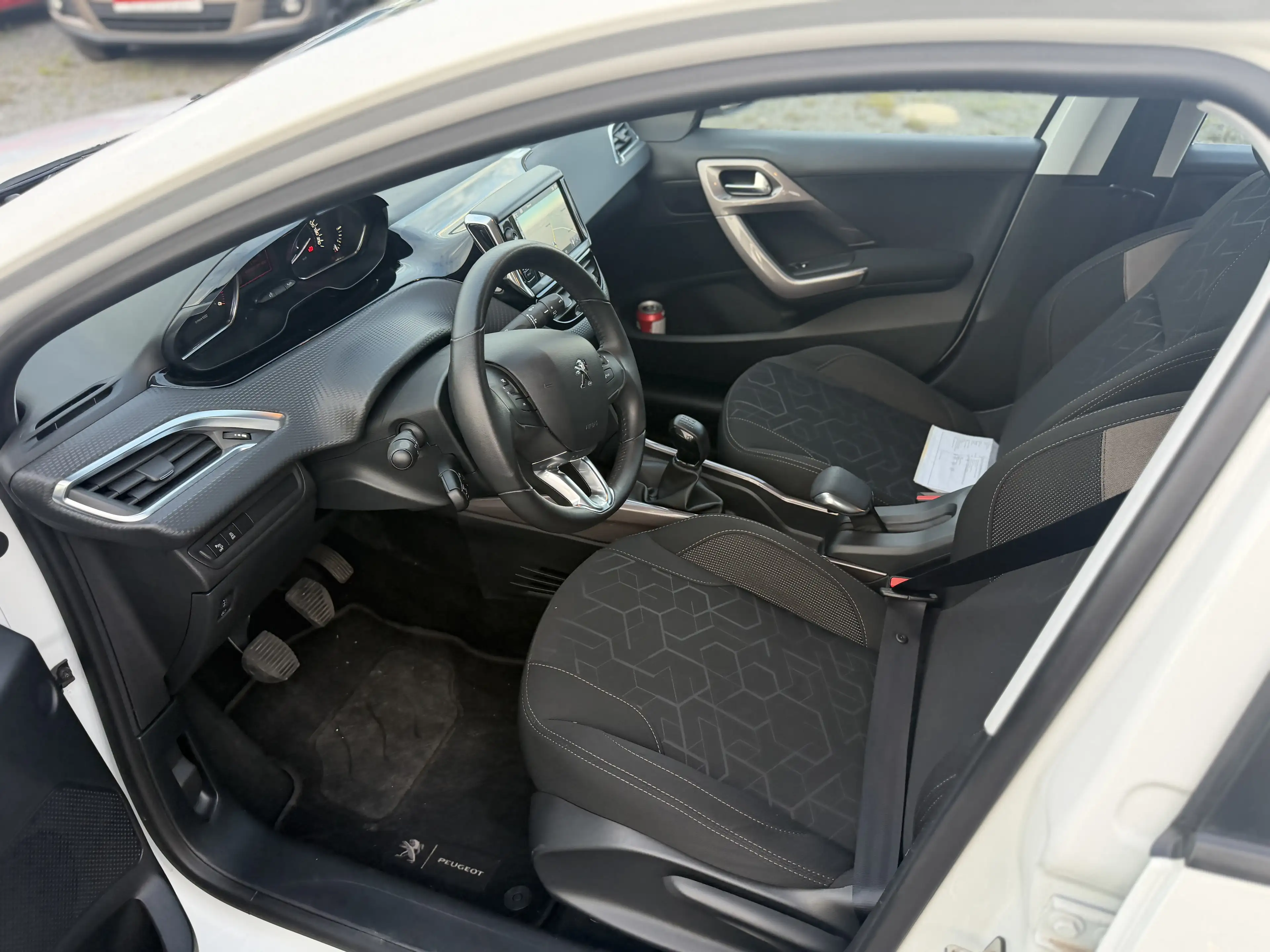 Peugeot 2008 1.6HDI*GPS*AIRCO**48.000KM**GARANTIE 12MOIS* — photo 6