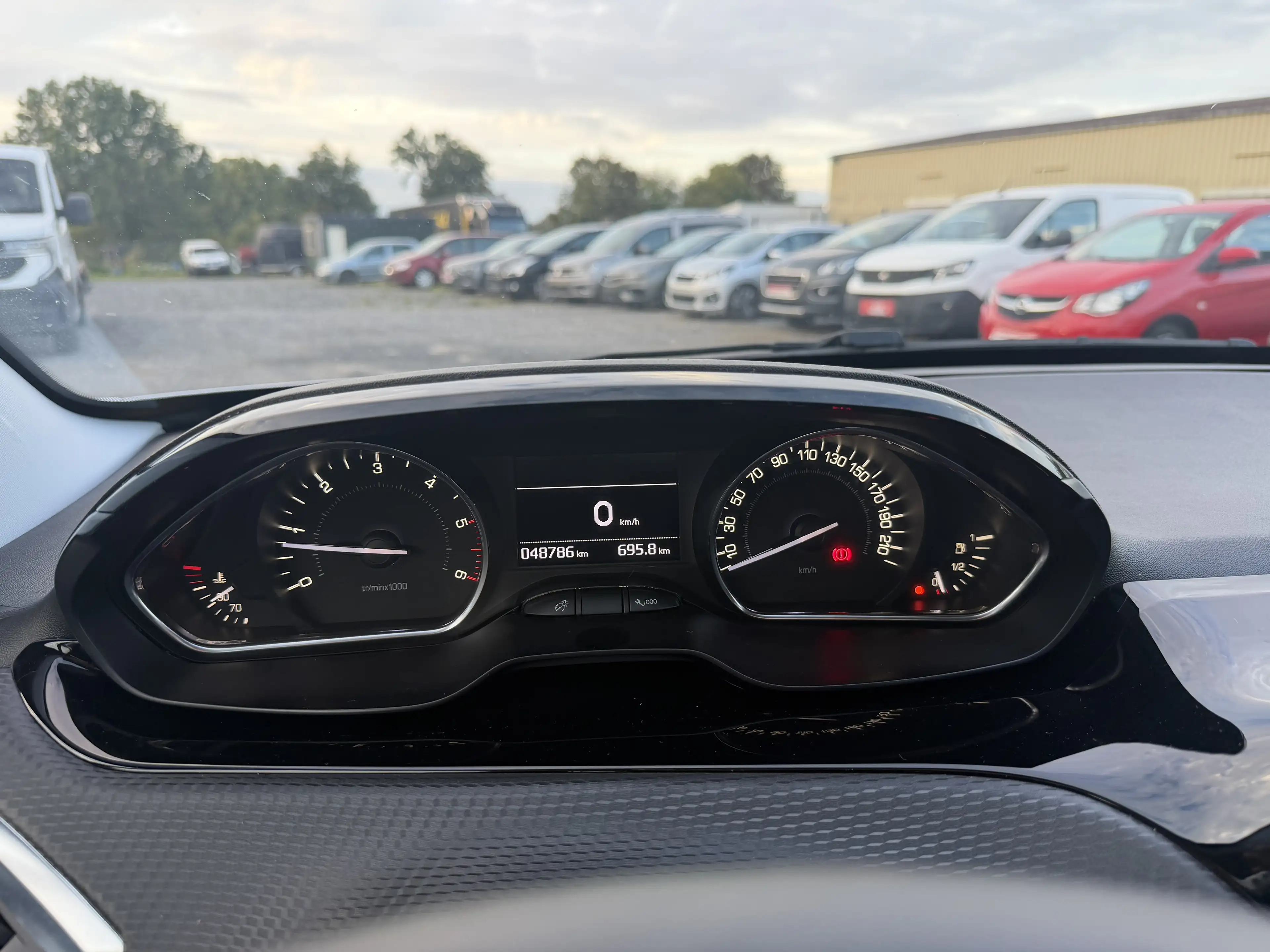 Peugeot 2008 1.6HDI*GPS*AIRCO**48.000KM**GARANTIE 12MOIS* — photo 13