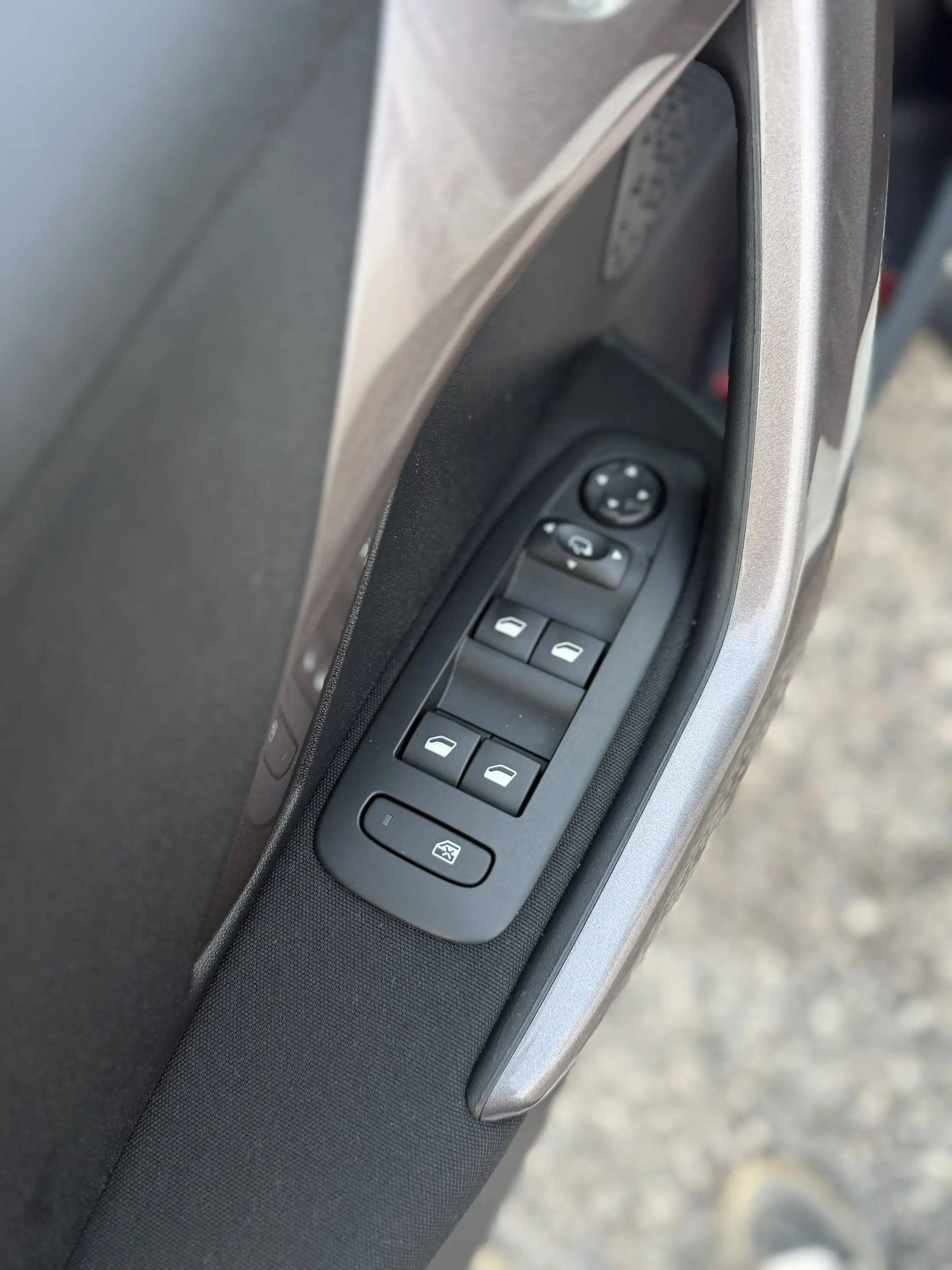 Peugeot 2008 1.6HDI*GPS*AIRCO**48.000KM**GARANTIE 12MOIS* — photo 9