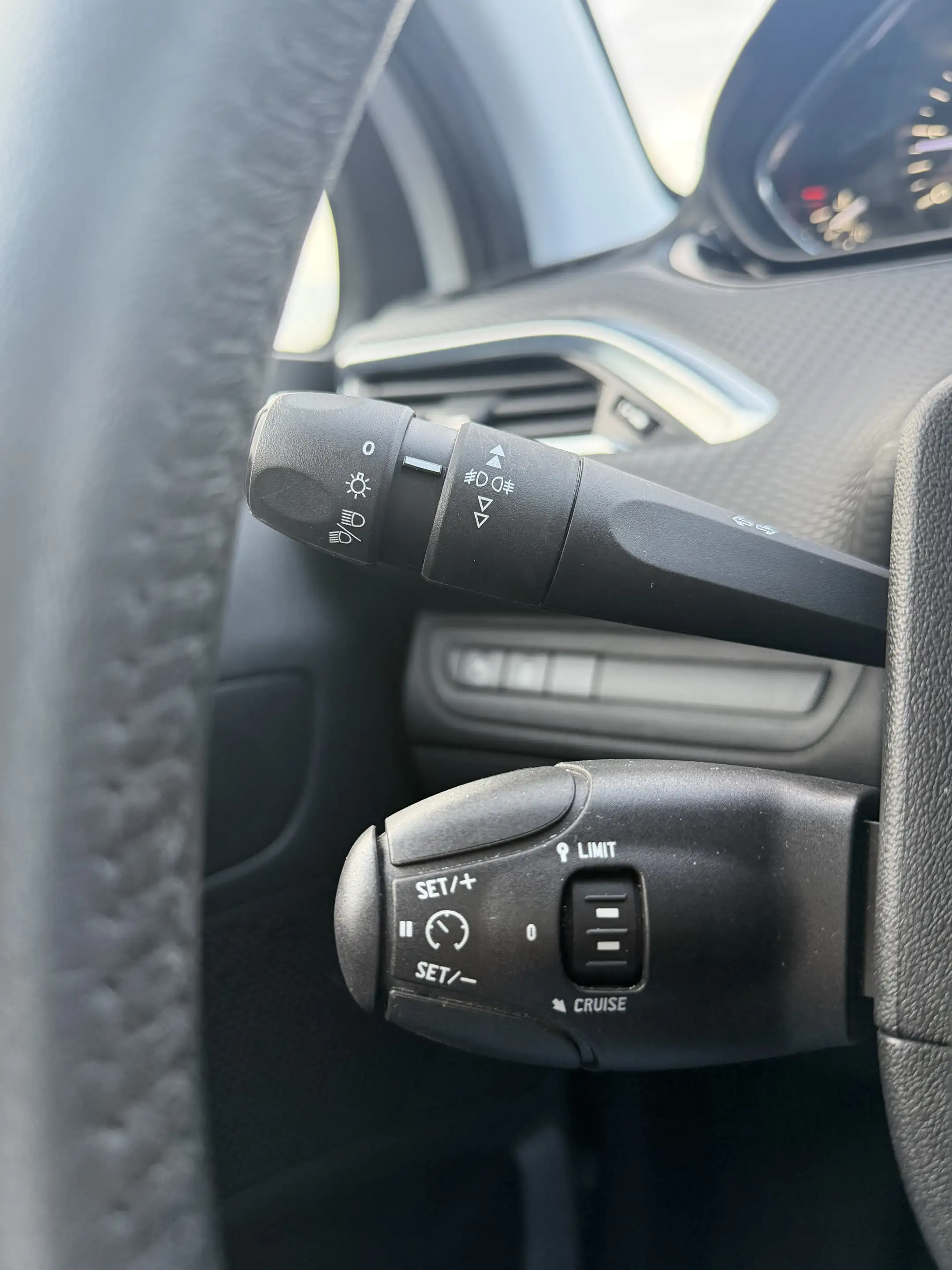 Peugeot 2008 1.6HDI*GPS*AIRCO**48.000KM**GARANTIE 12MOIS* — photo 12