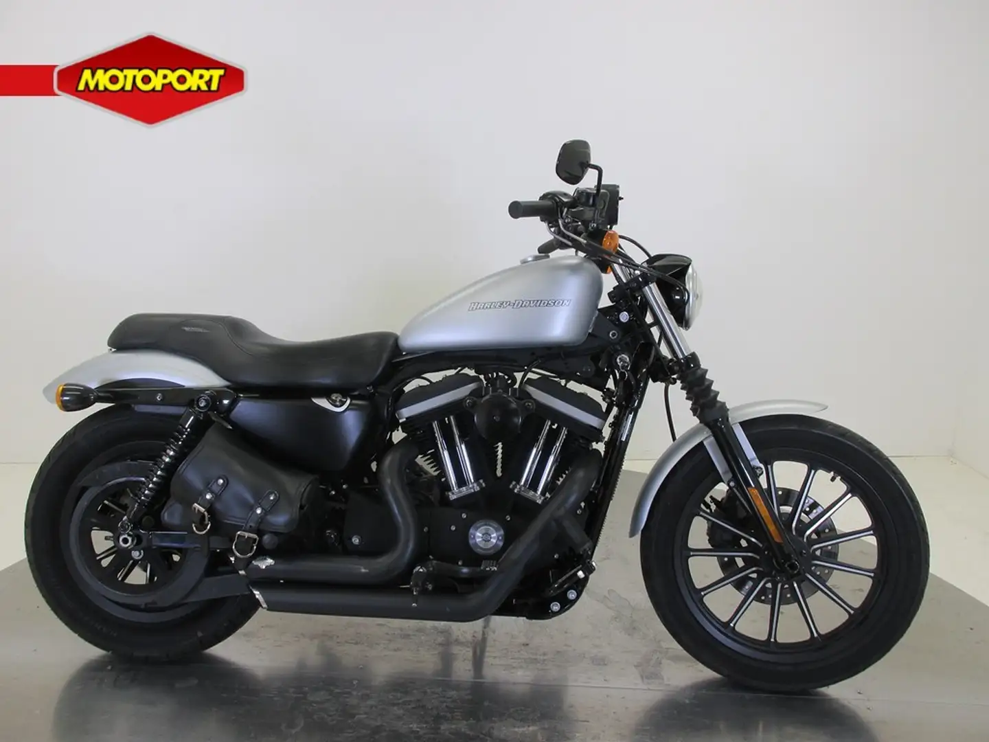 Harley-Davidson XL 883 XL883N IRON Grijs - 1