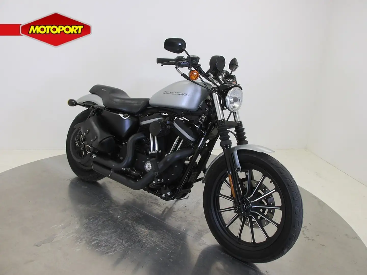 Harley-Davidson XL 883 XL883N IRON Grijs - 2