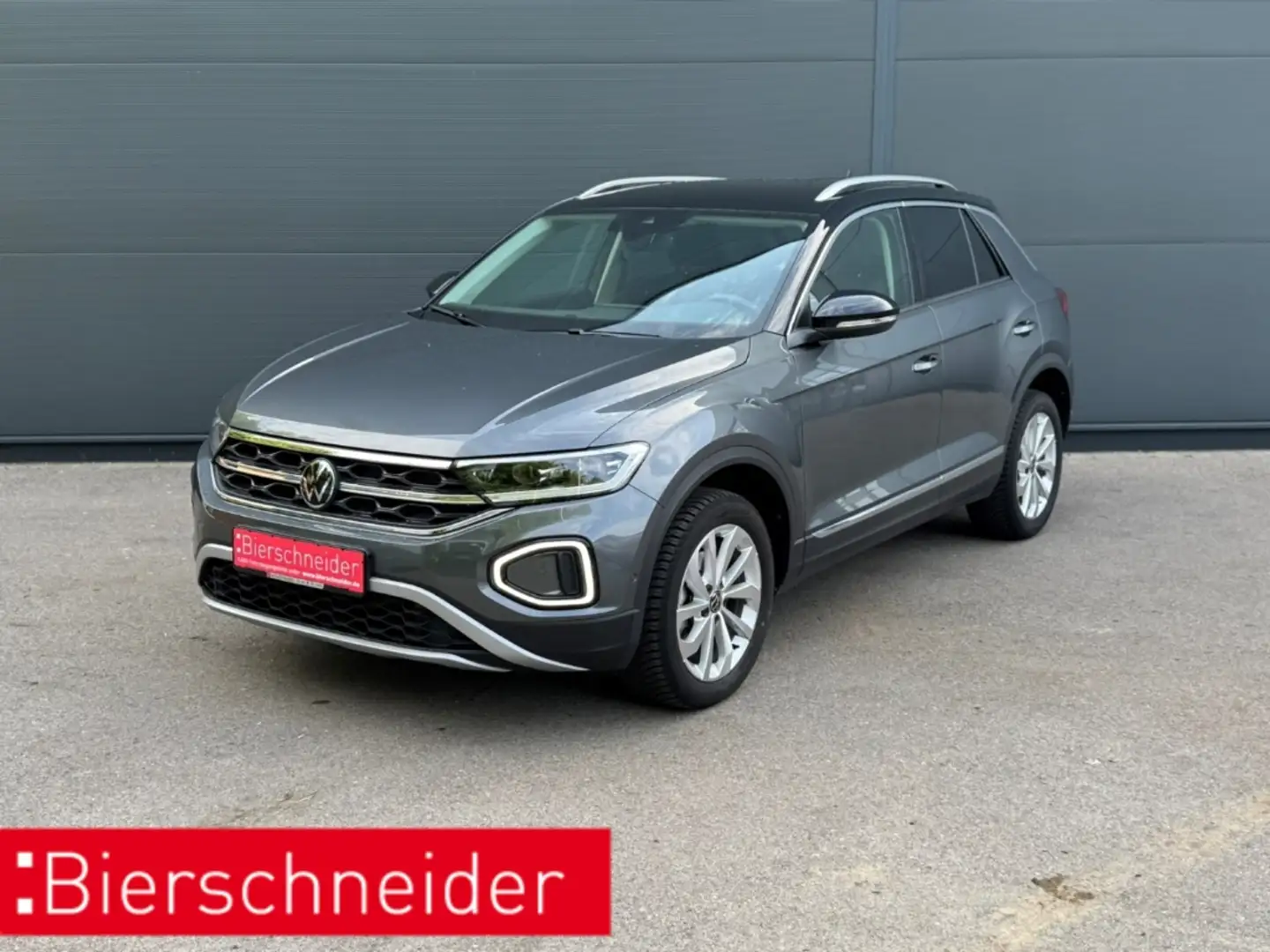 Volkswagen T-Roc 1.5 TSI DSG Style LED NAVI AHK PARKLENK PDC SHZ Grau - 1