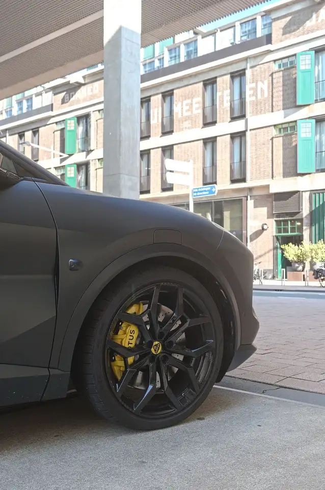 Lotus Eletre 2024