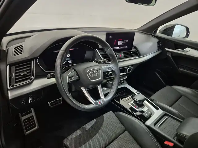 Audi Q5 view 6