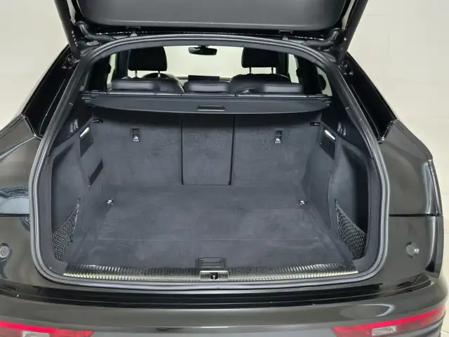 Audi Q5 view 13