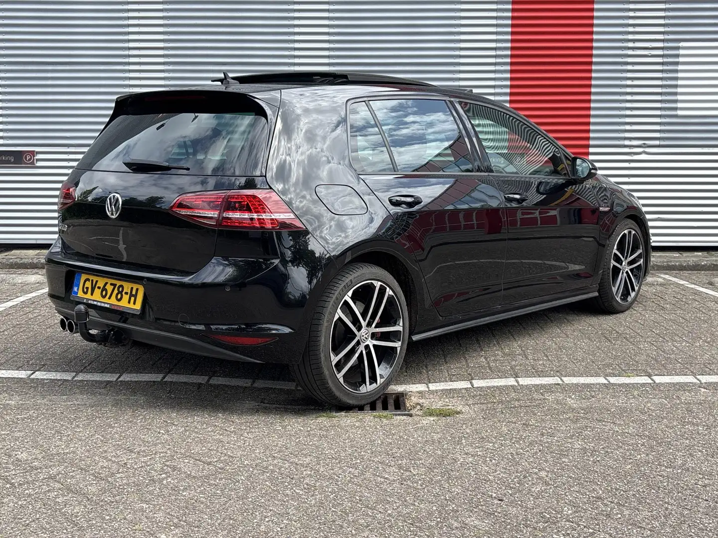 Volkswagen Golf GTD 2.0 TDI | Dynaudio | Leder | Pano | Climate | Crui Zwart - 2