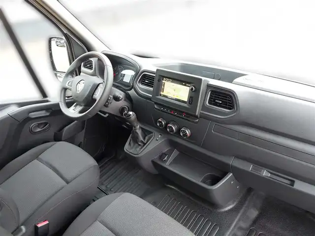 Renault Master view 13