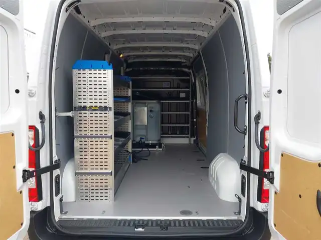 Renault Master view 15