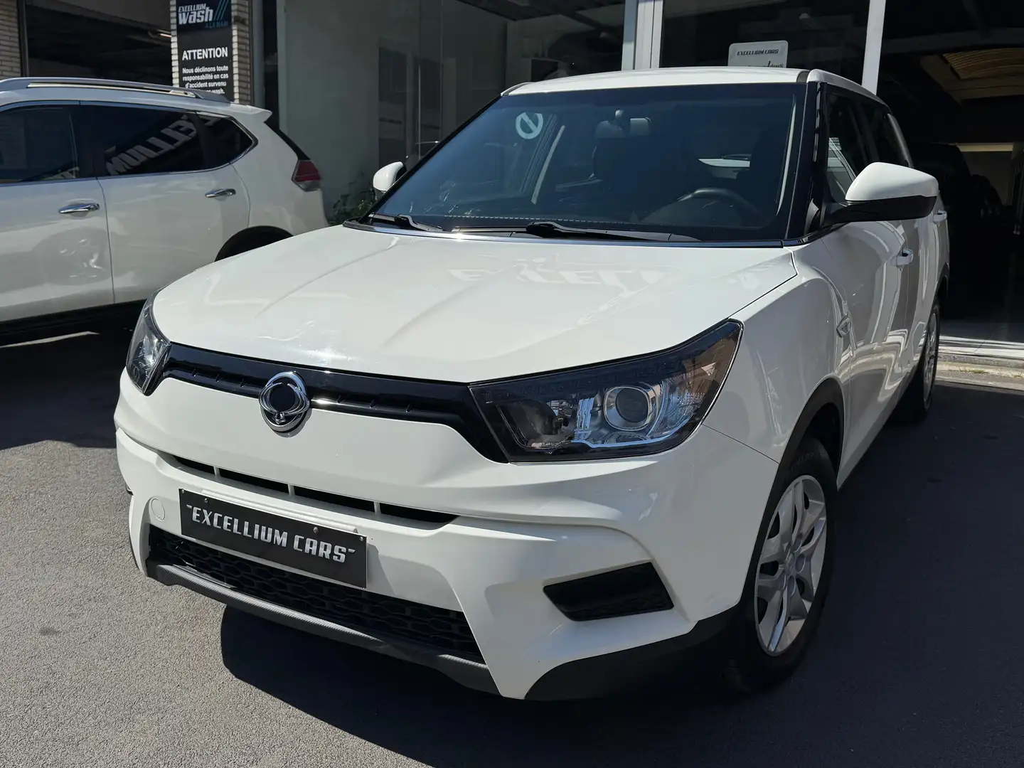 SsangYong Tivoli 1.6i e-XGi 2WD Crystal Airco Tres Propre Er6B Blanc - 1