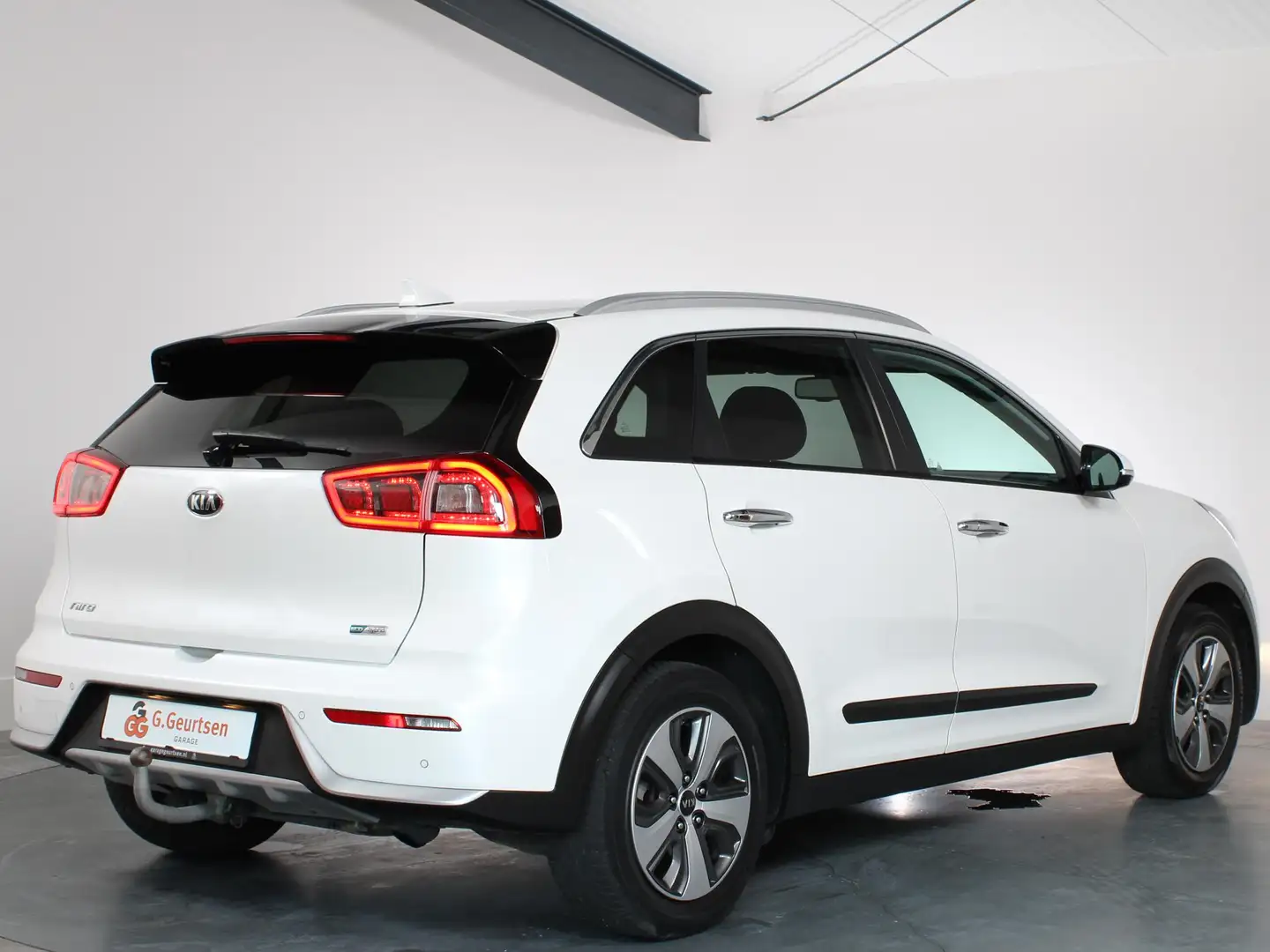 Kia Niro 1.6 GDi Hybrid First Edition Trekhaak, Stoel/Stuur Wit - 2