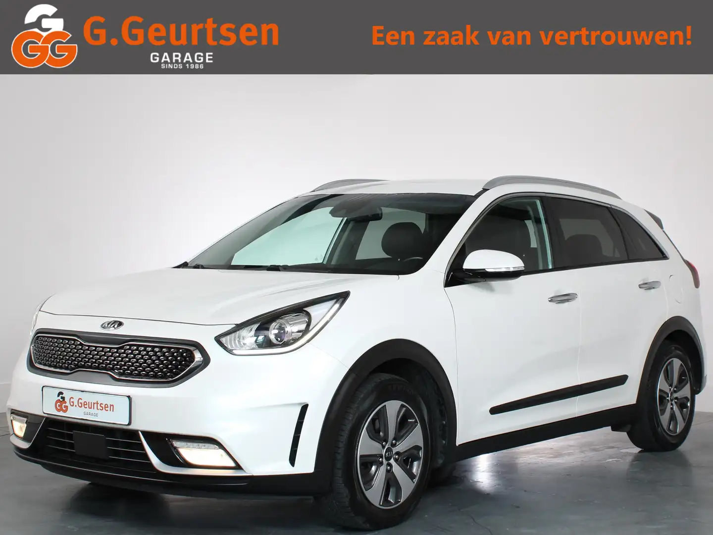 Kia Niro 1.6 GDi Hybrid First Edition Trekhaak, Stoel/Stuur Wit - 1
