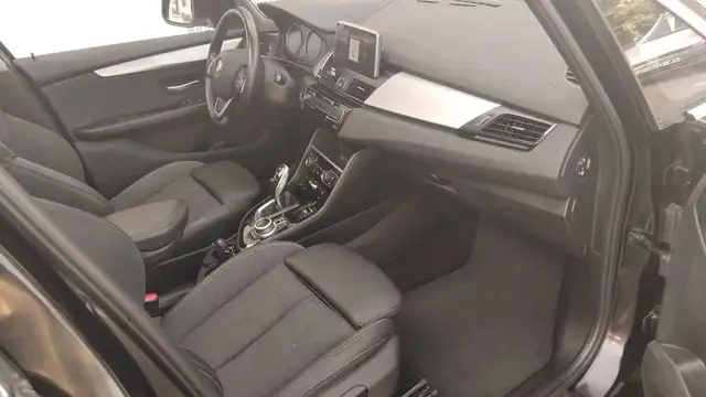 BMW 2 Series view 10