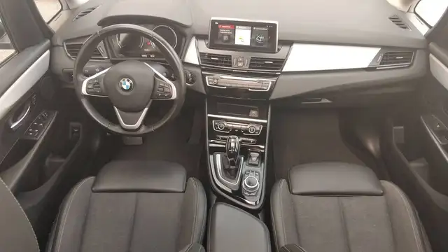 BMW 2 Series view 11