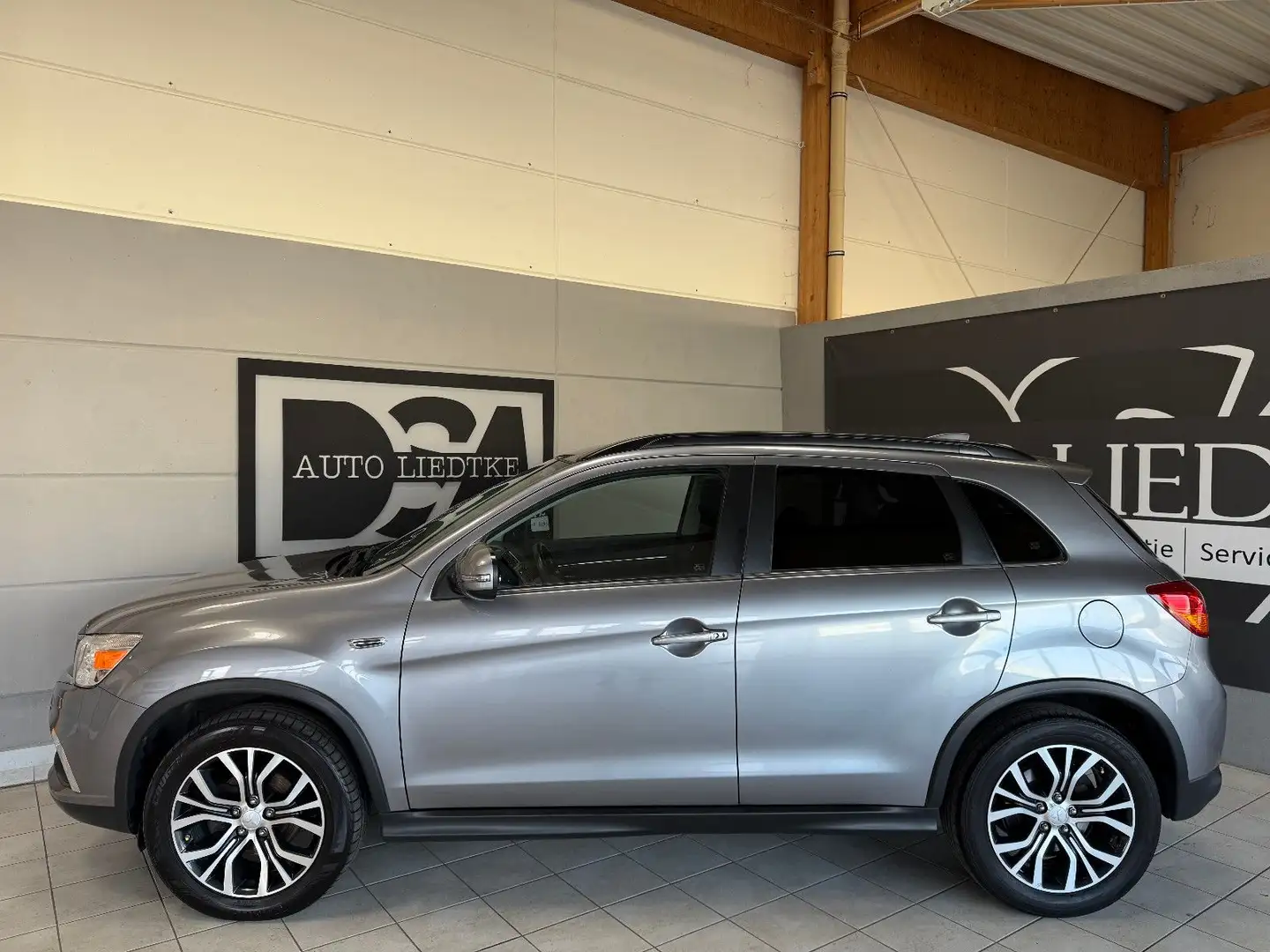 Mitsubishi ASX Edition 100+ 4WD/Klimaaut./Sitzhz./Navi/TÜV Grau - 2