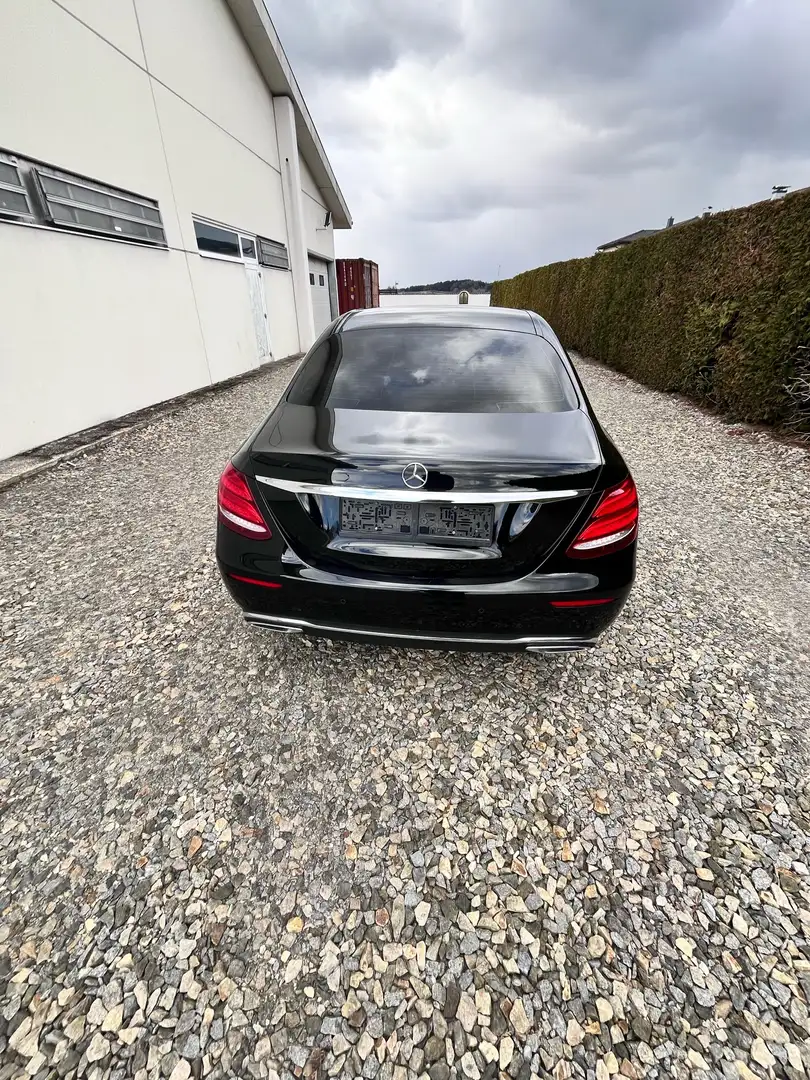 Mercedes-Benz E 220 d Avantgarde Aut. Schwarz - 2