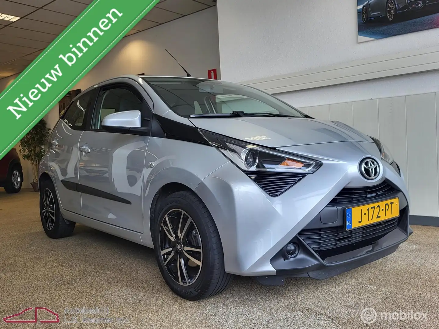 Toyota Aygo 1.0 VVT-i x-play limited *NL, ANDROID, TRKHK, RIJK Grau - 2