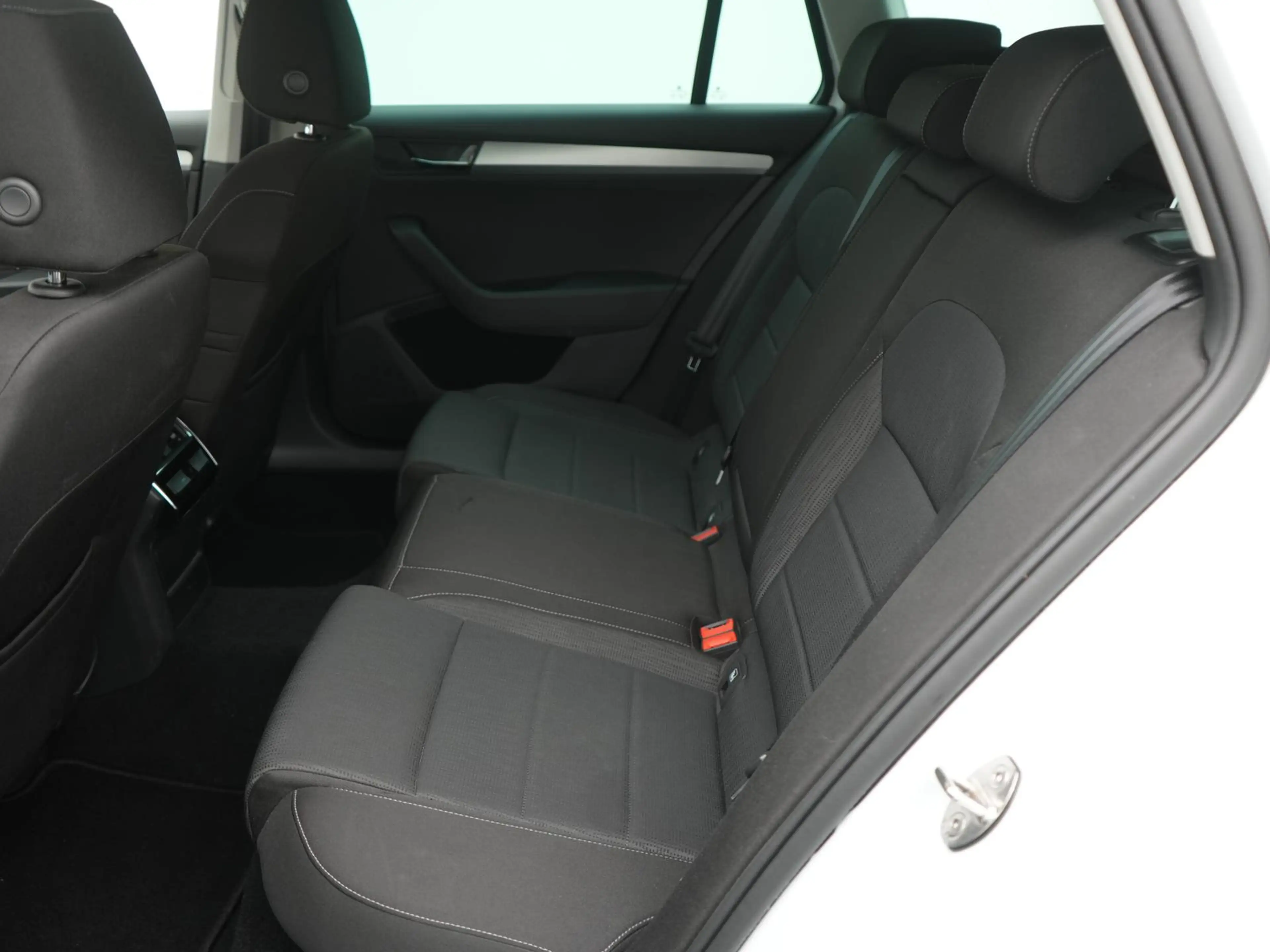 Skoda Superb Ambition BI-XENON,KLIMA,WINTER,KAM,TEMPO, — photo 7